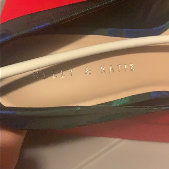 Kelly & Katie Astivia Heels - Picture 4 of 7